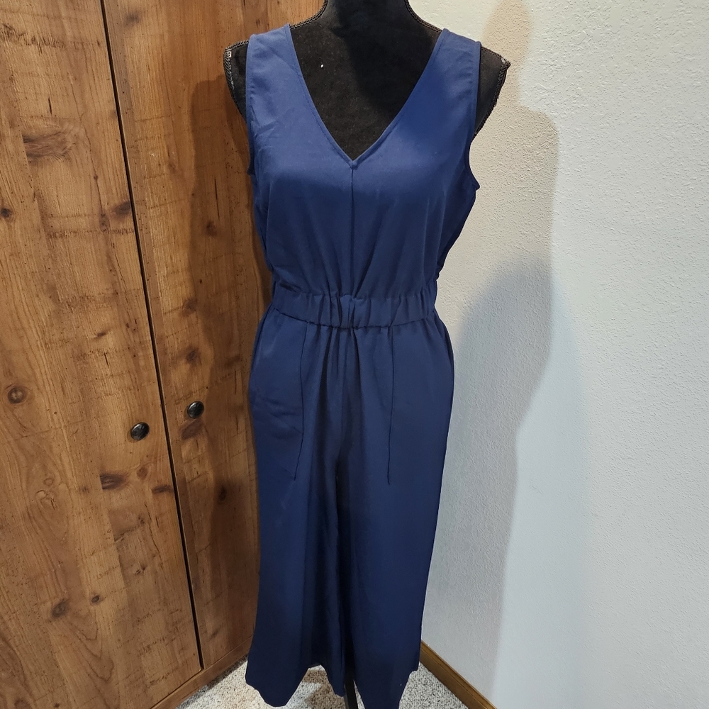 Elegant Navy Sleeveless Dress